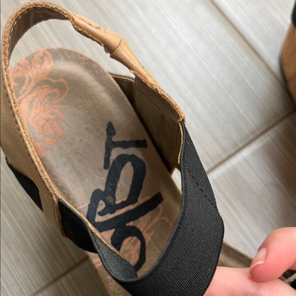 OTBT Leopard Print Wedge Sandals - Picture 3 of 7